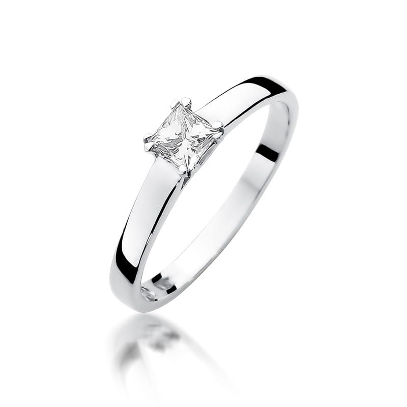 Gold Ring With Diamond