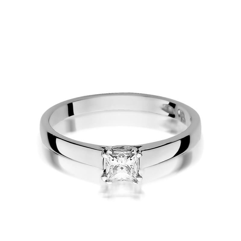 Gold Ring With Diamond