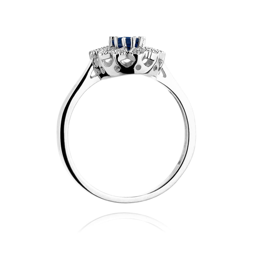 Gold Ring With Sapphire And Diamonds