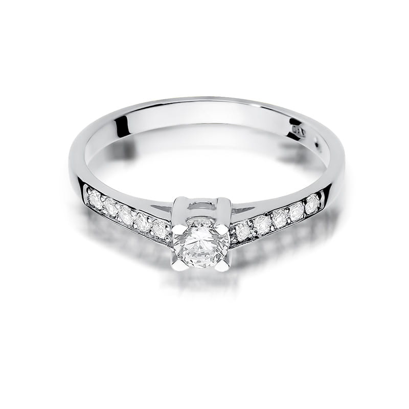 Gold Ring With Diamonds