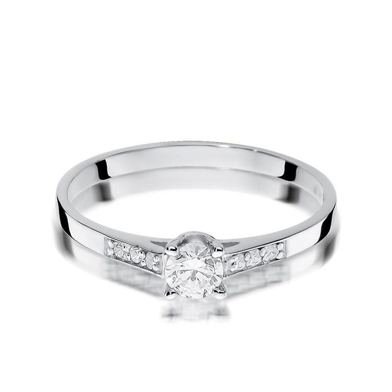 Gold Ring With Diamonds