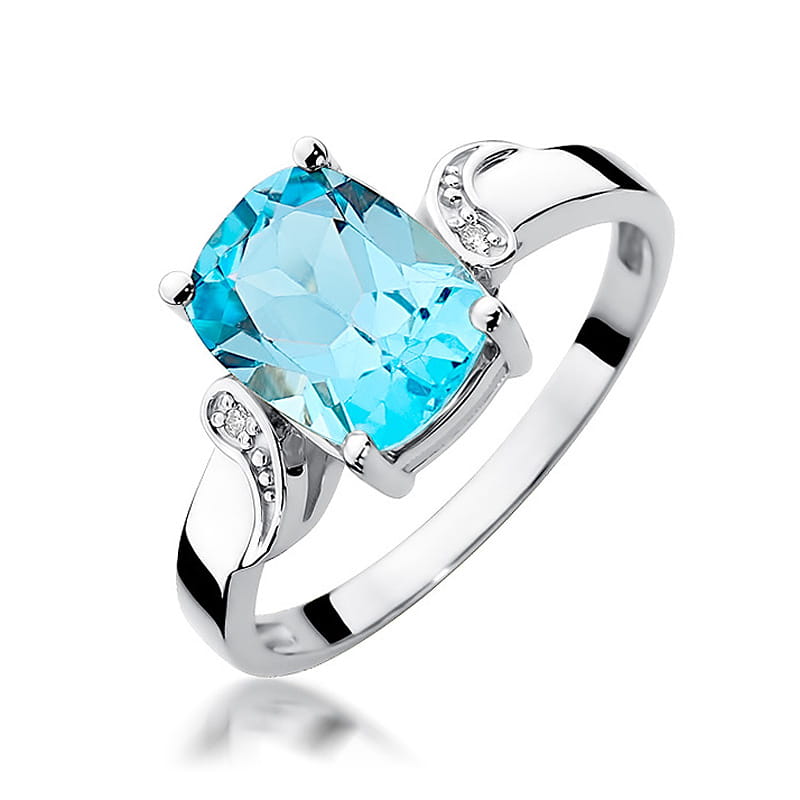 Gold Ring With Topaz And Diamonds