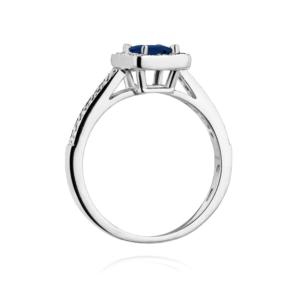Gold Ring With Sapphire And Diamonds