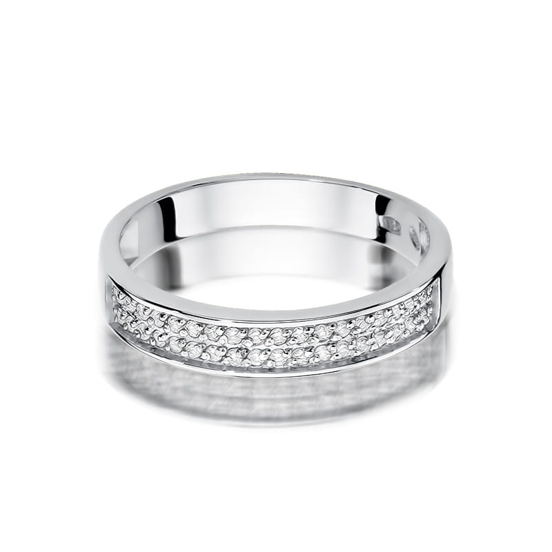 Gold Ring With Diamonds