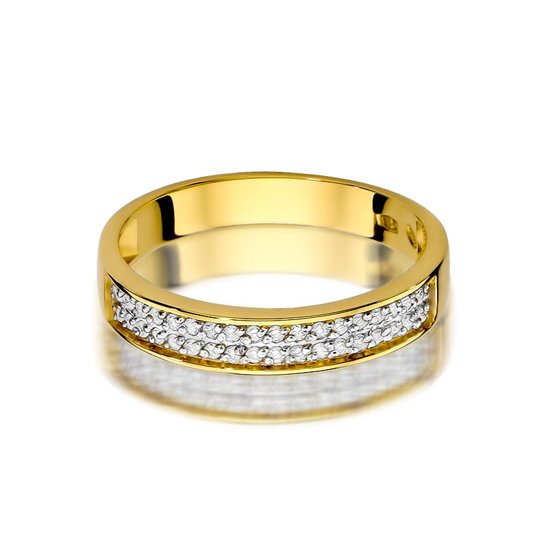 Gold Ring With Diamonds