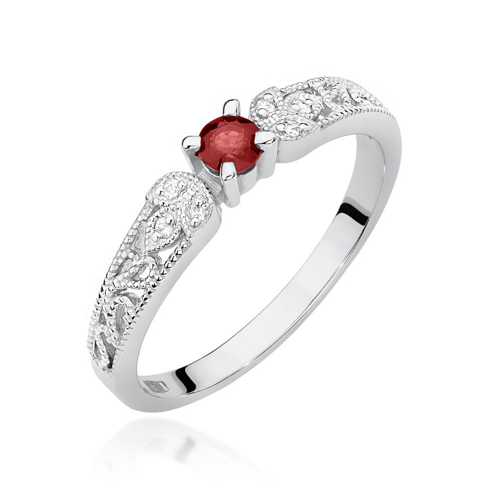 Gold Ring With Ruby And Diamonds