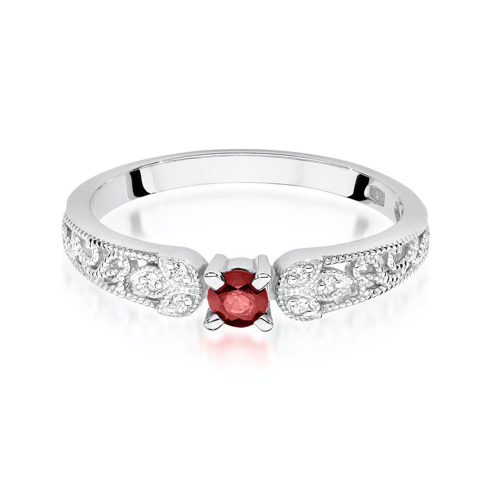 Gold Ring With Ruby And Diamonds
