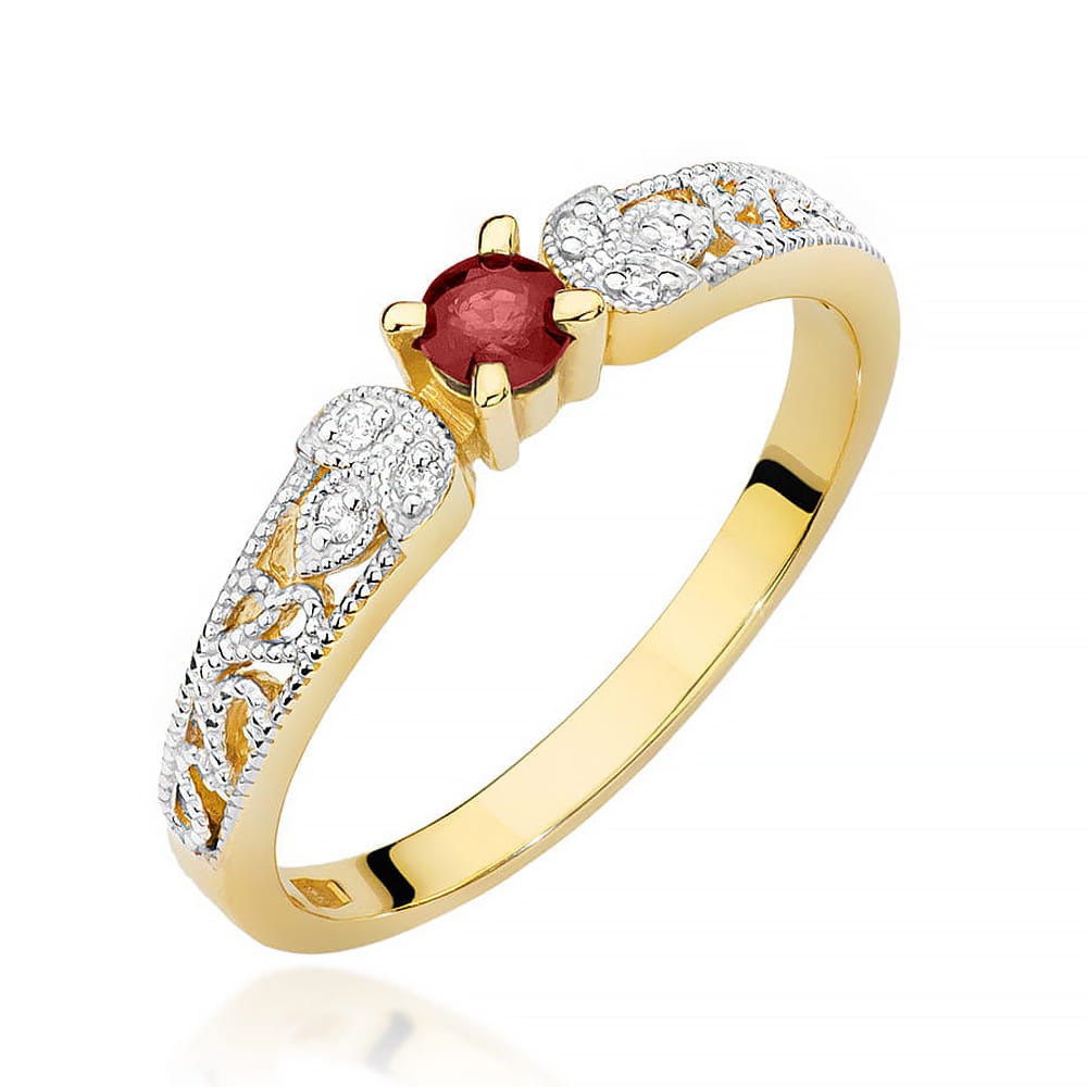 Gold Ring With Ruby And Diamonds