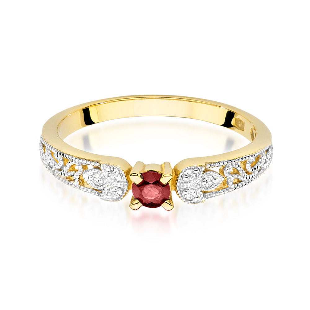 Gold Ring With Ruby And Diamonds