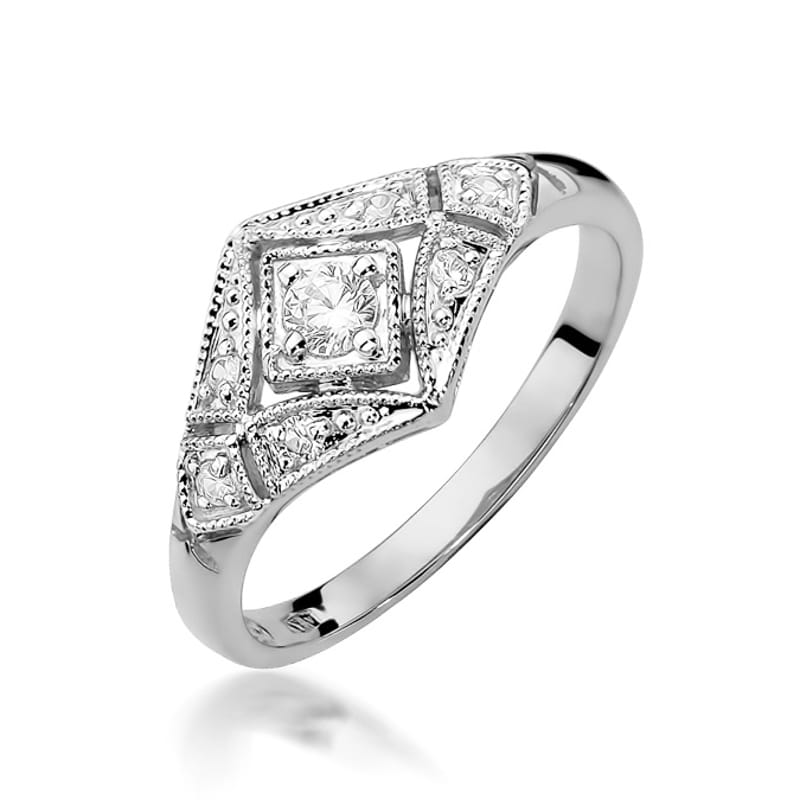 Gold Ring With Diamonds