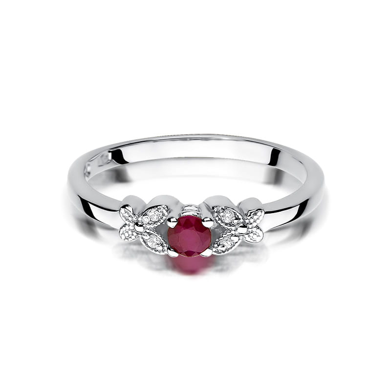 Gold Ring With Ruby And Diamonds