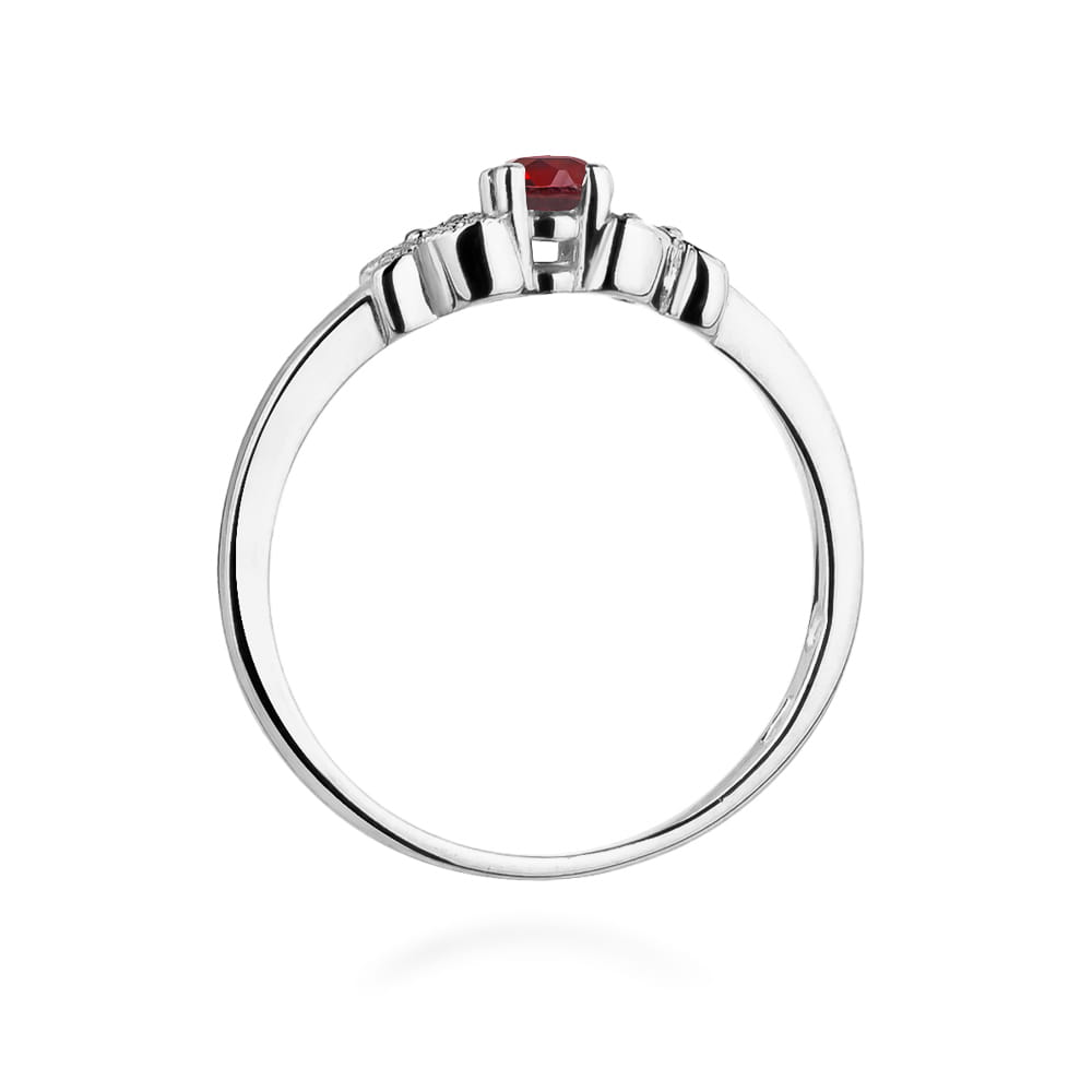 Gold Ring With Ruby And Diamonds