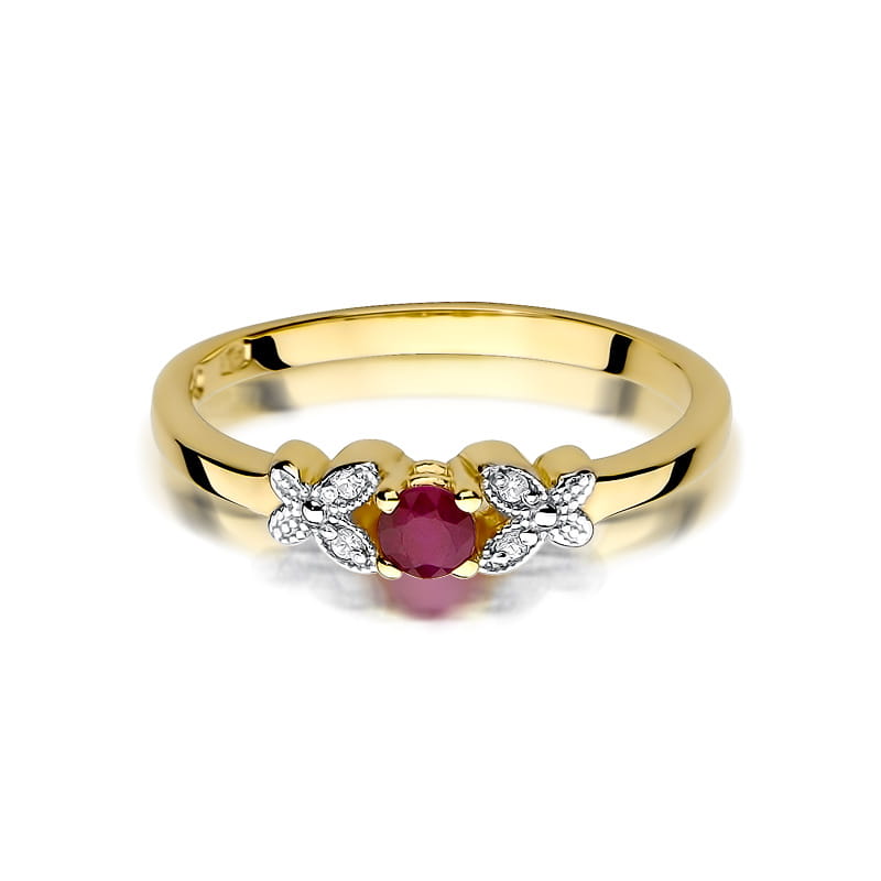 Gold Ring With Ruby And Diamonds