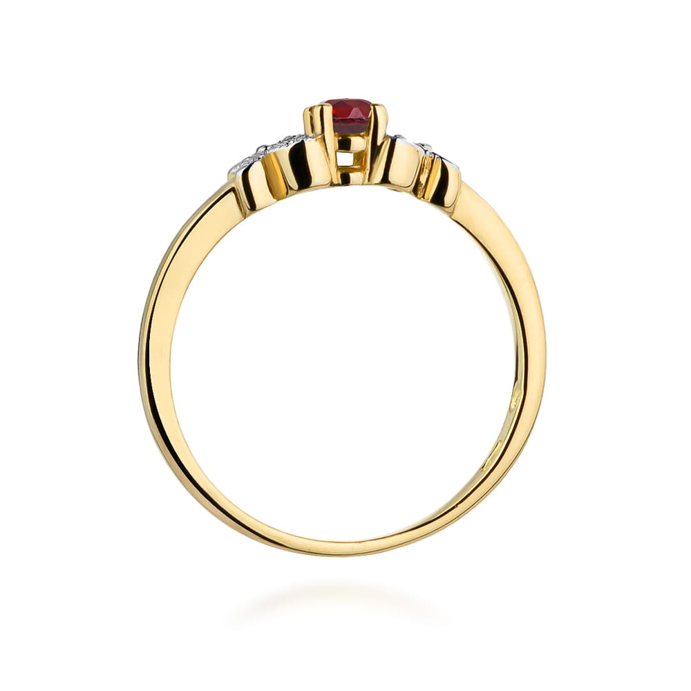 Gold Ring With Ruby And Diamonds