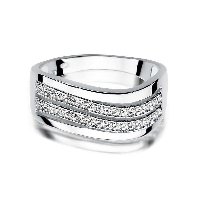 Gold Ring With Diamonds