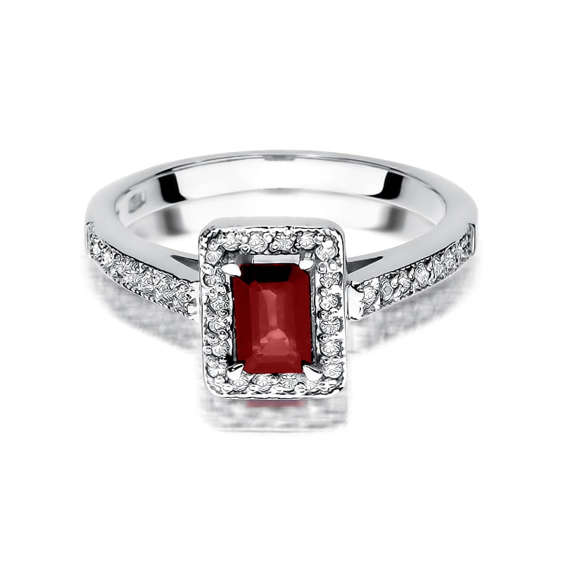 Gold Ring With Ruby And Diamonds