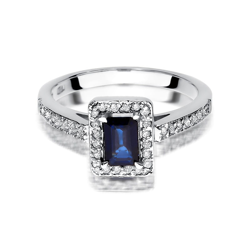 Gold Ring With Sapphire And Diamonds
