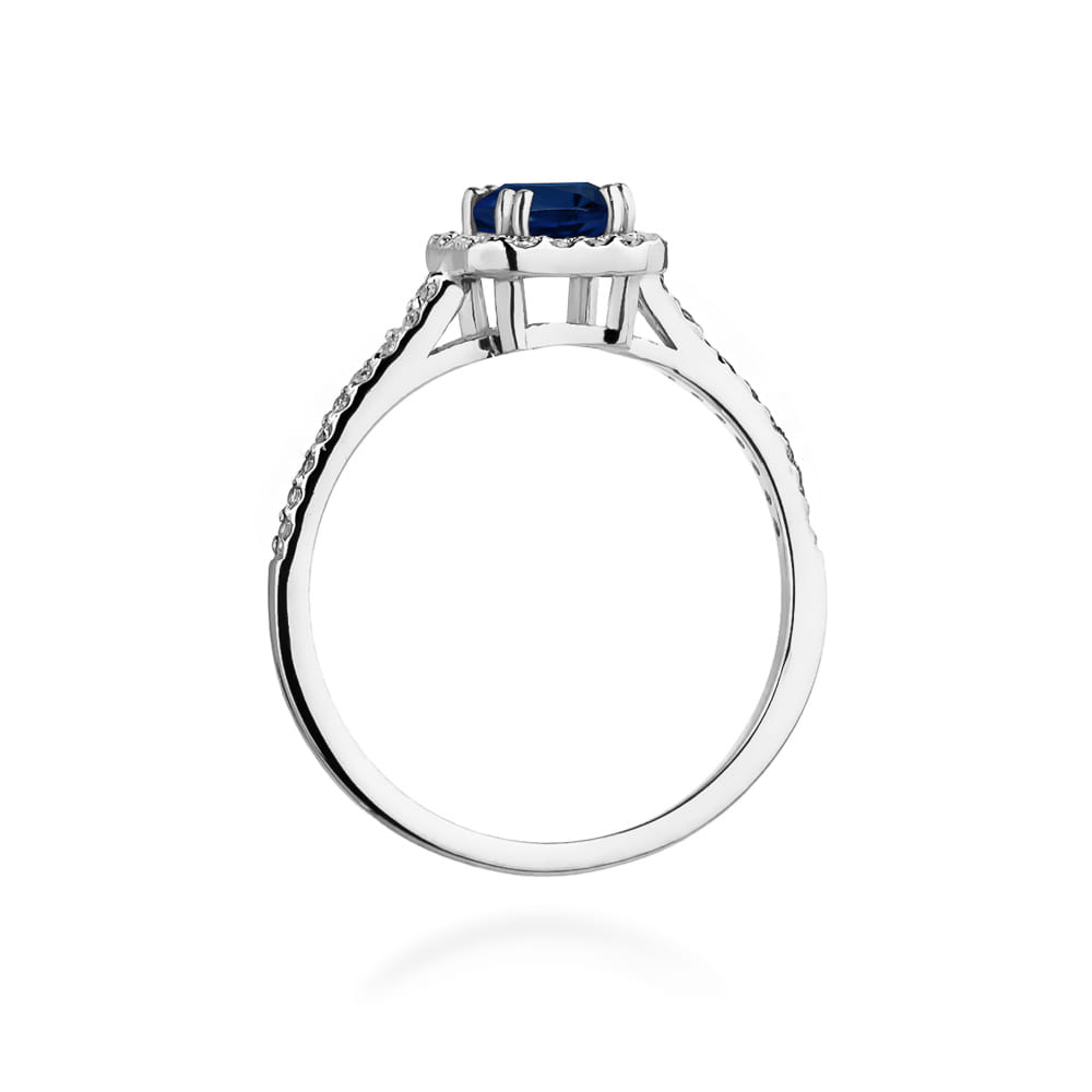 Gold Ring With Sapphire And Diamonds
