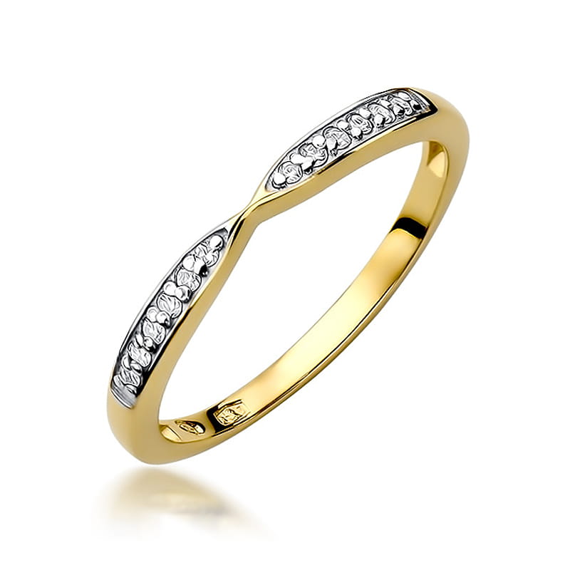 Gold Ring With Diamonds