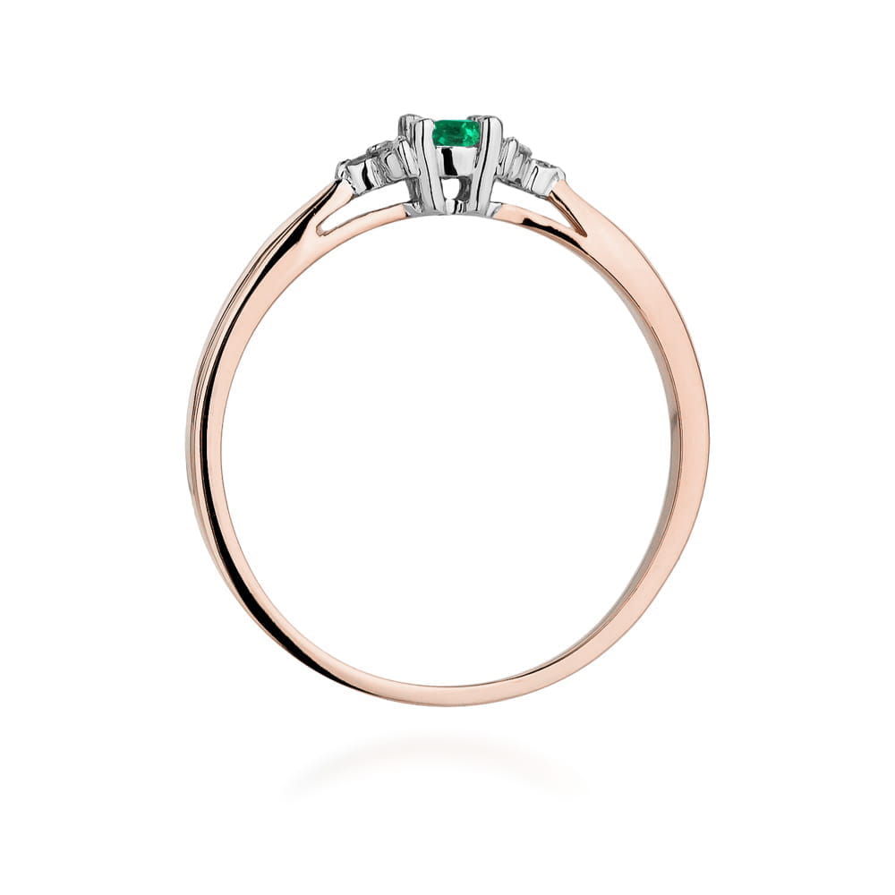 Gold Ring With Emerald And Diamonds