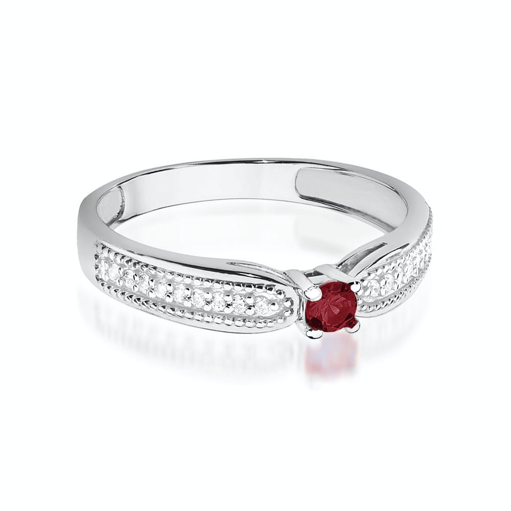 Gold Ring With Ruby And Diamonds