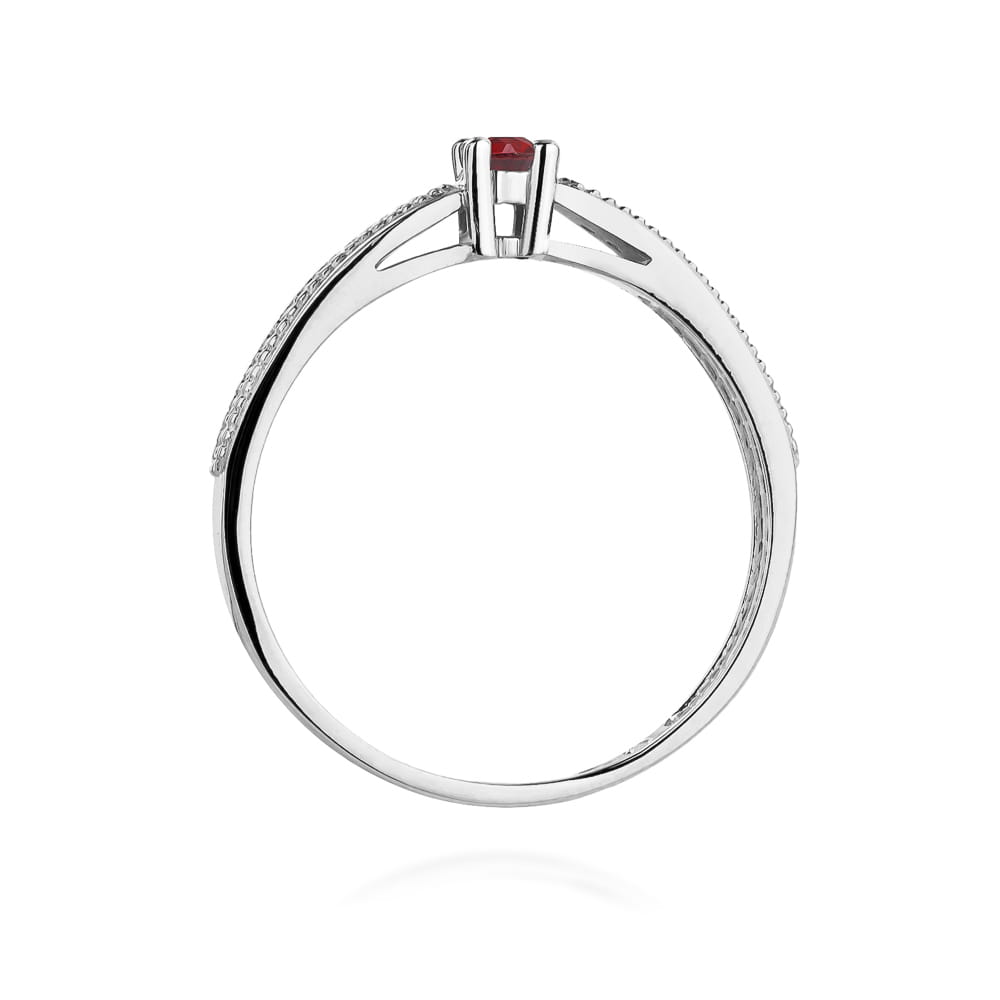 Gold Ring With Ruby And Diamonds