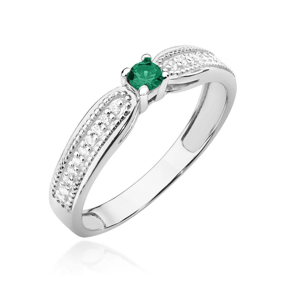 Gold Ring With Emerald And Diamonds