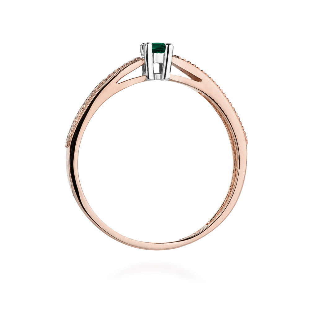 Gold Ring With Emerald And Diamonds