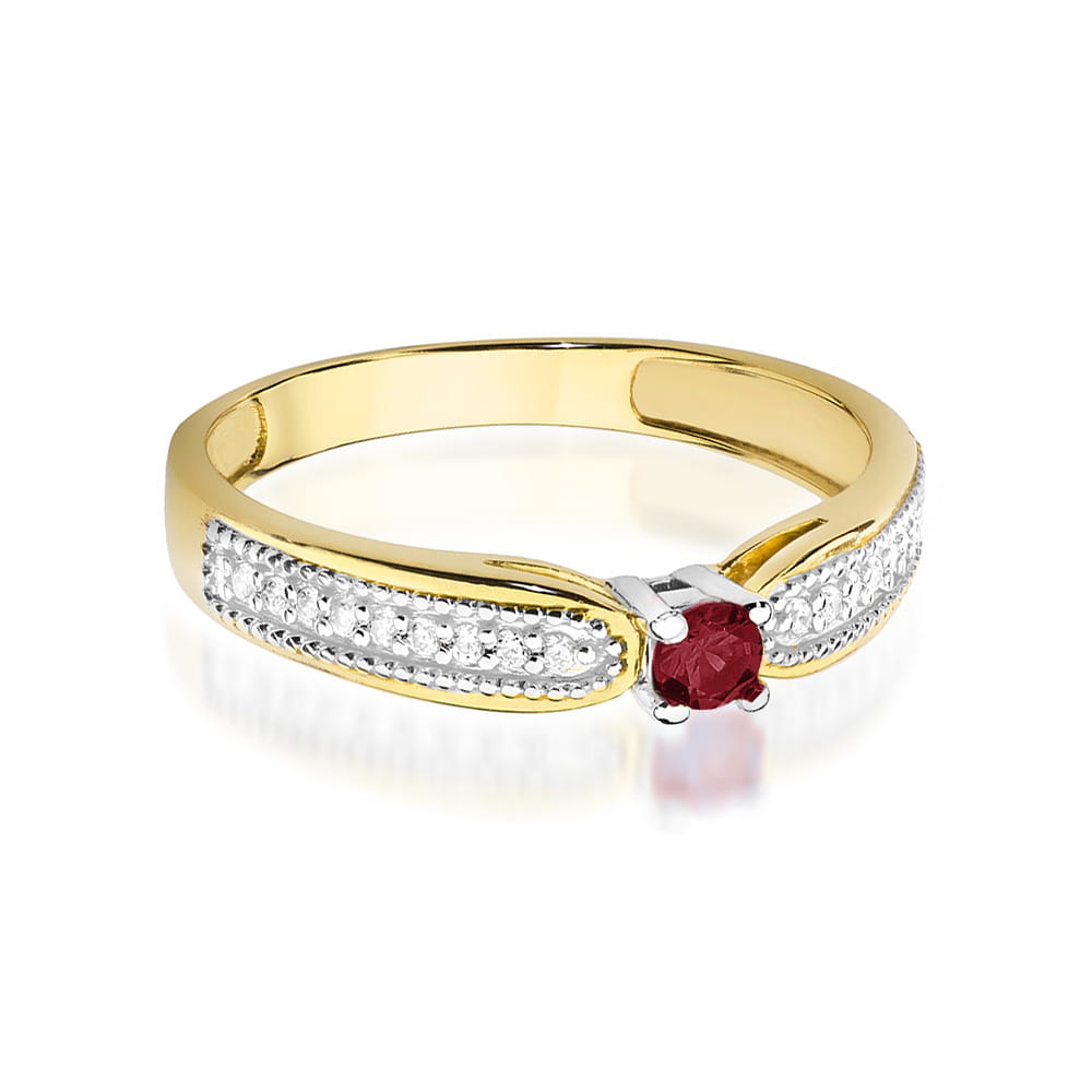 Gold Ring With Ruby And Diamonds