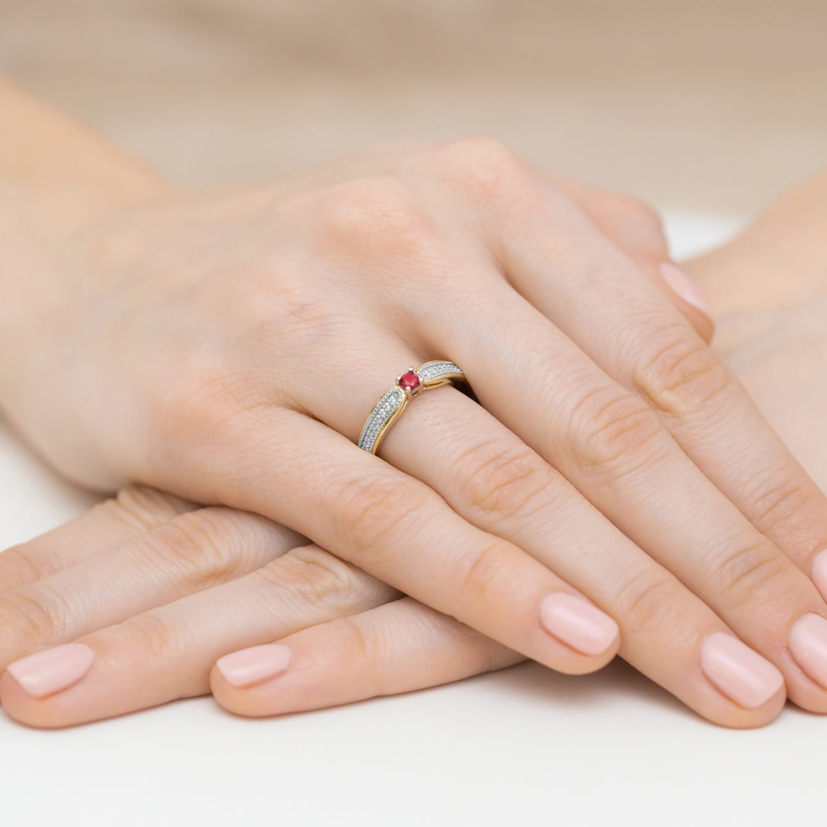 Gold Ring With Ruby And Diamonds