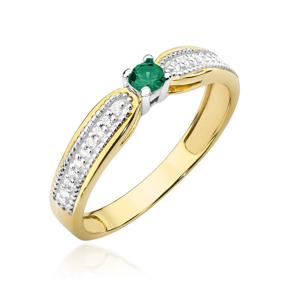 Gold Ring With Emerald And Diamonds