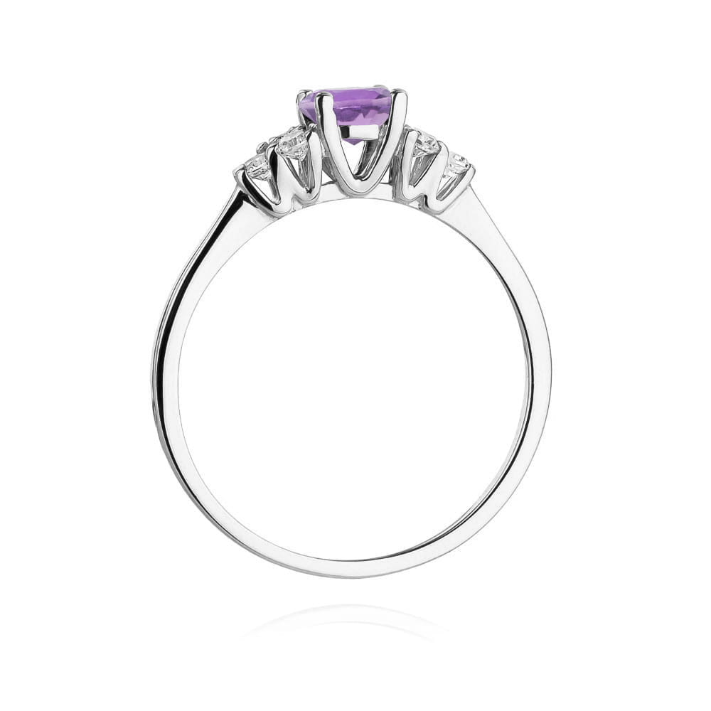 Gold Ring With Amethyst And Diamonds