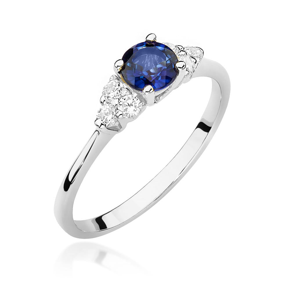 Gold Ring With Sapphire And Diamonds