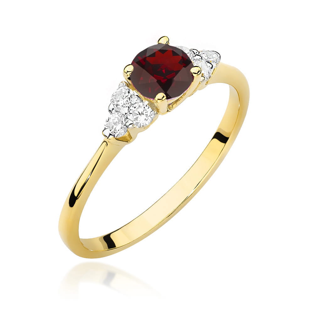 Gold Ring With Garnet And Diamonds