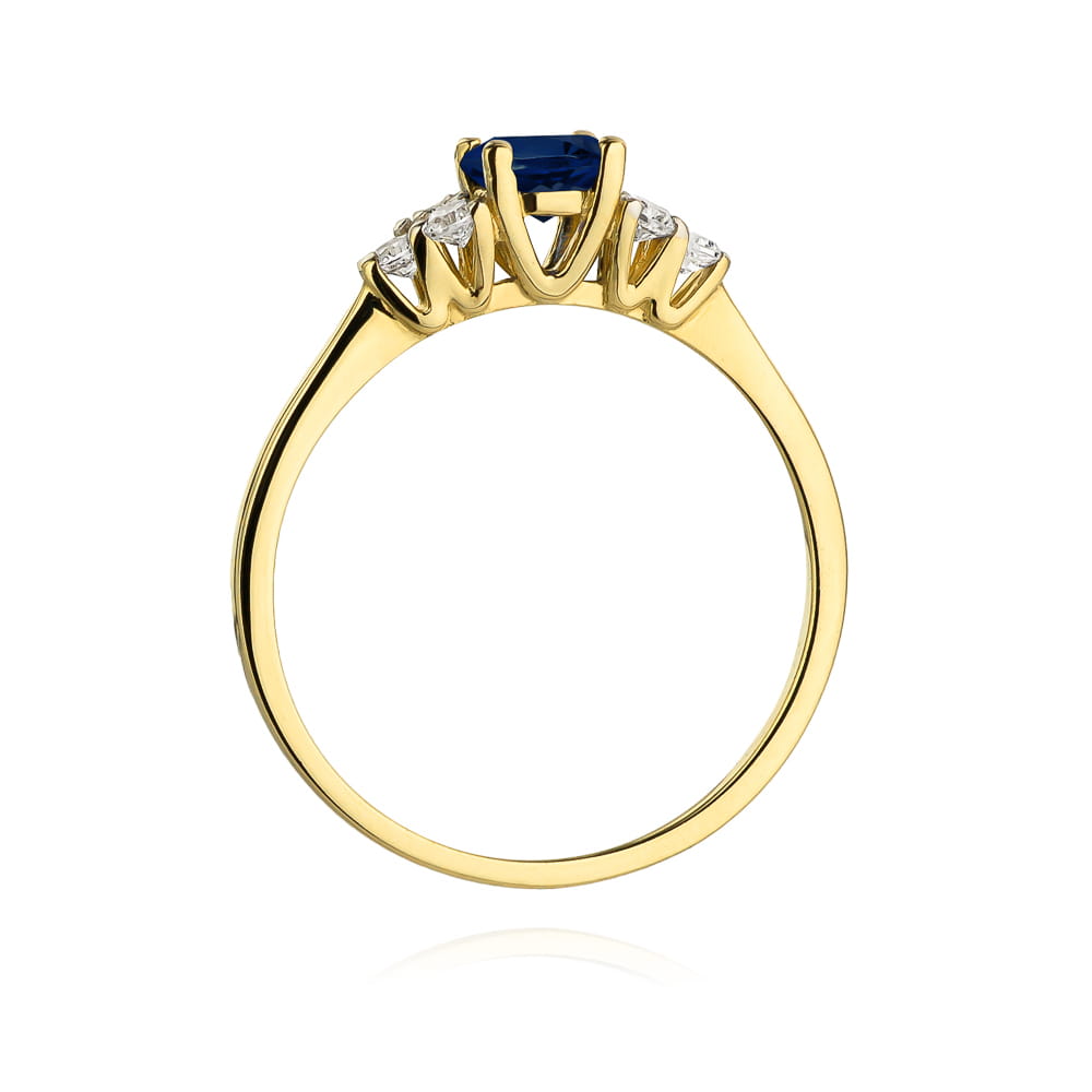 Gold Ring With Sapphire And Diamonds