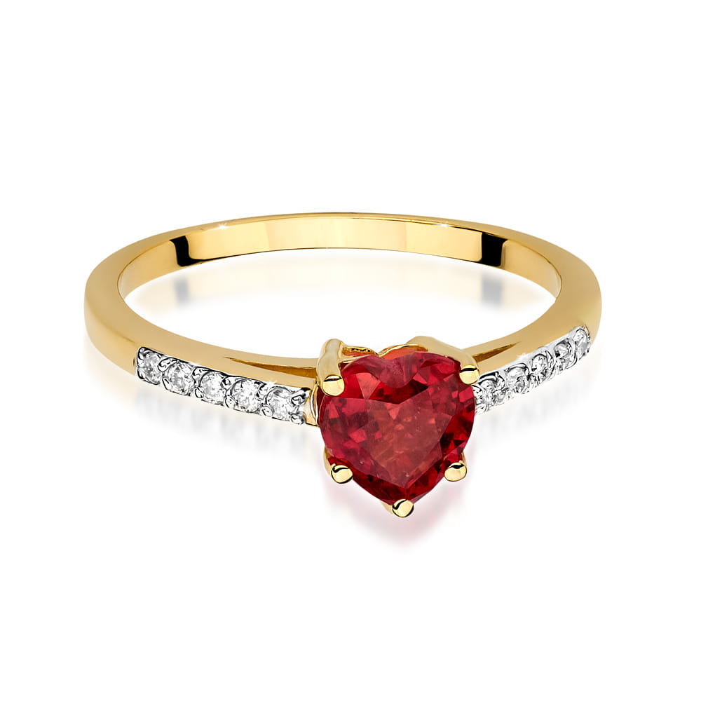 Gold Ring With Ruby And Diamonds