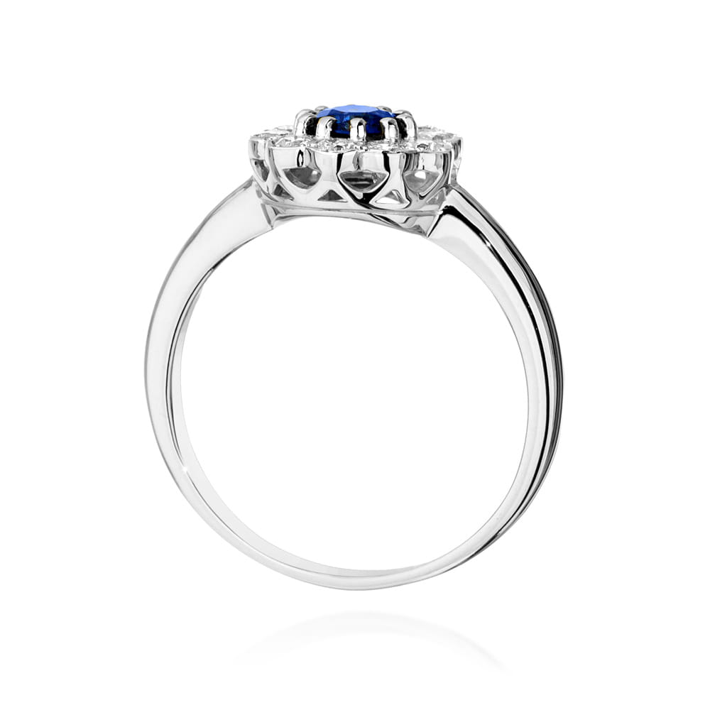 Gold Ring With Sapphire And Diamonds