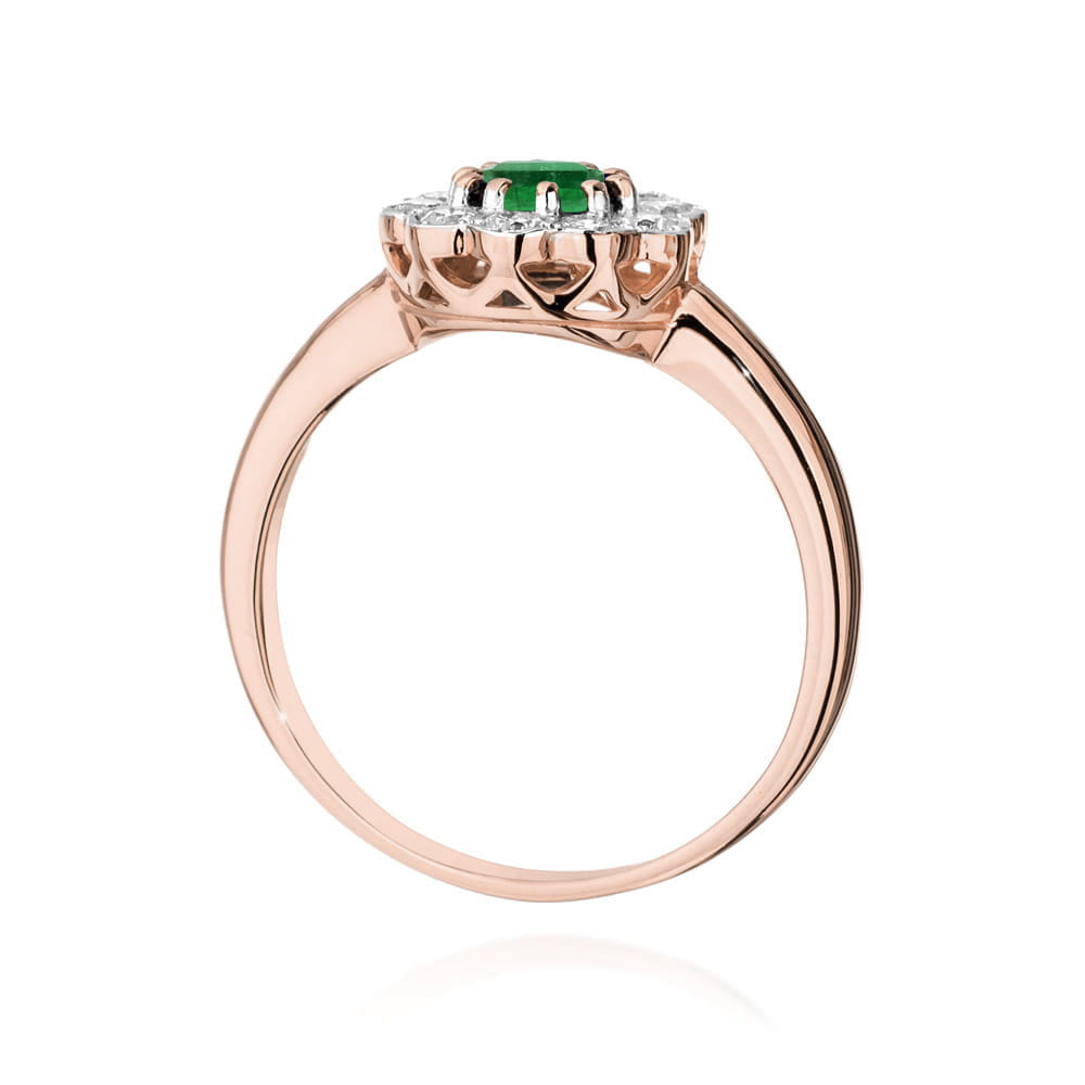 Gold Ring With Emerald And Diamonds