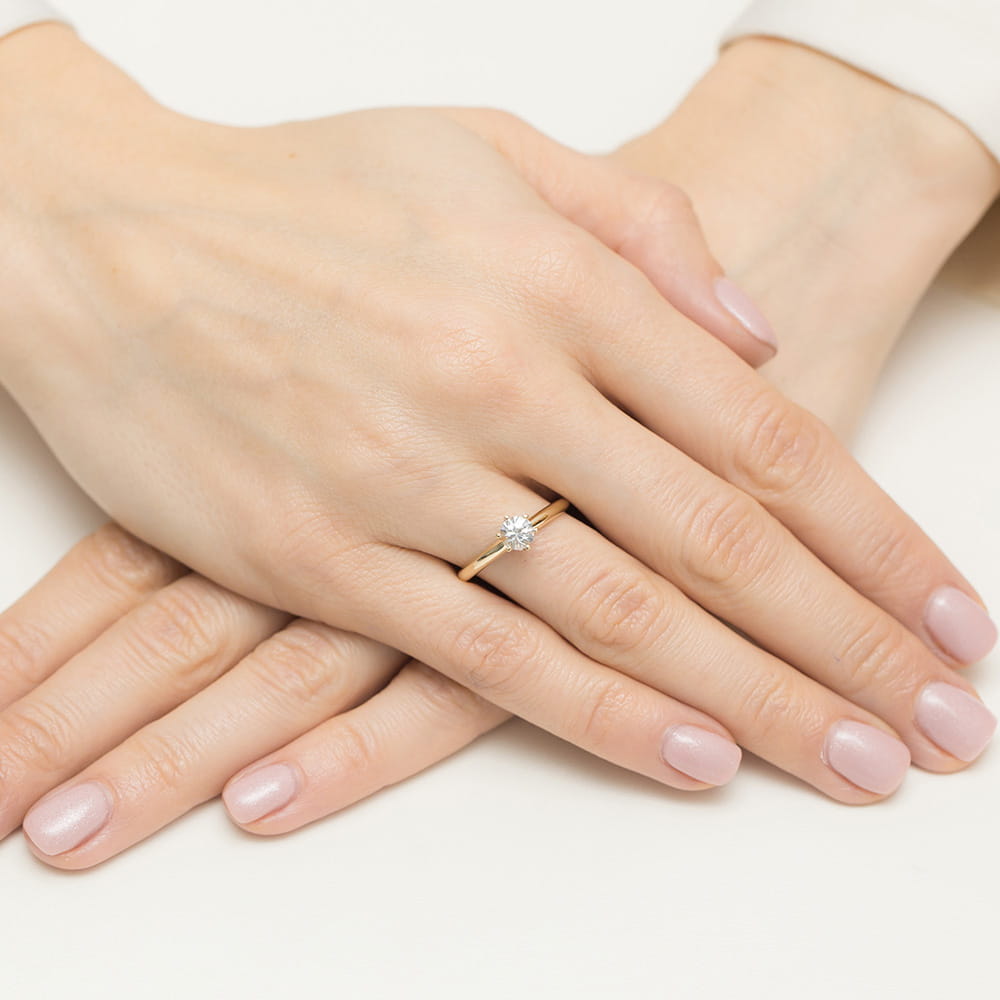 Gold Ring With White Sapphire And Diamonds